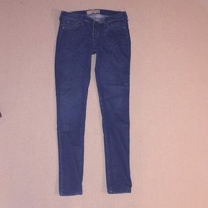 Dark wash Hollister size 5 skinny jeans